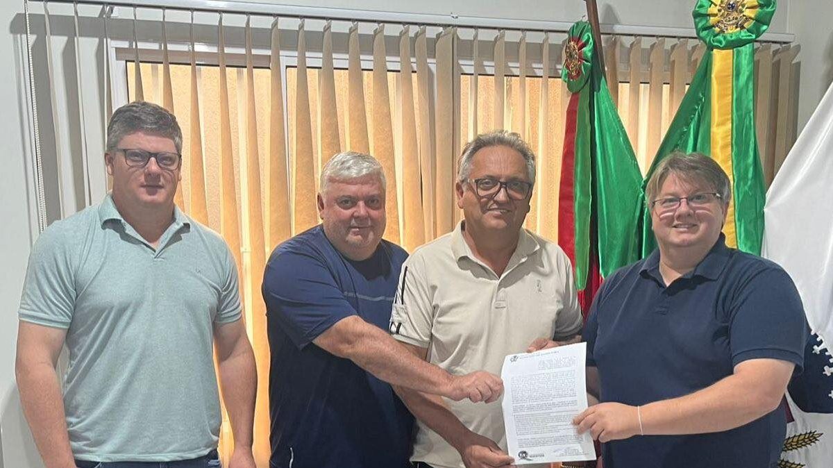 Redentora assina contratos para construção de 20 moradias e nova UBS no Distrito de São João