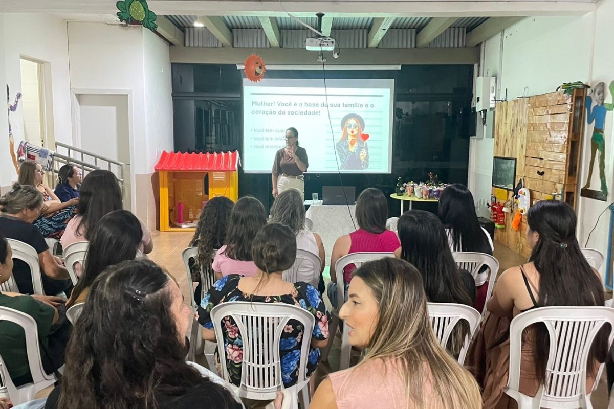 Emei Vaga-Lume realiza 3º Encontro da Mulher com reflexão e integração