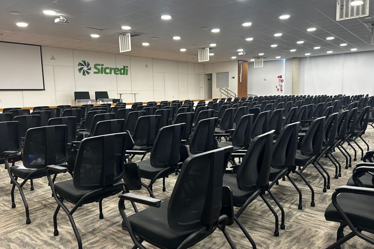 Mais de 135 eventos consolidam auditório do Sicredi como referência regional