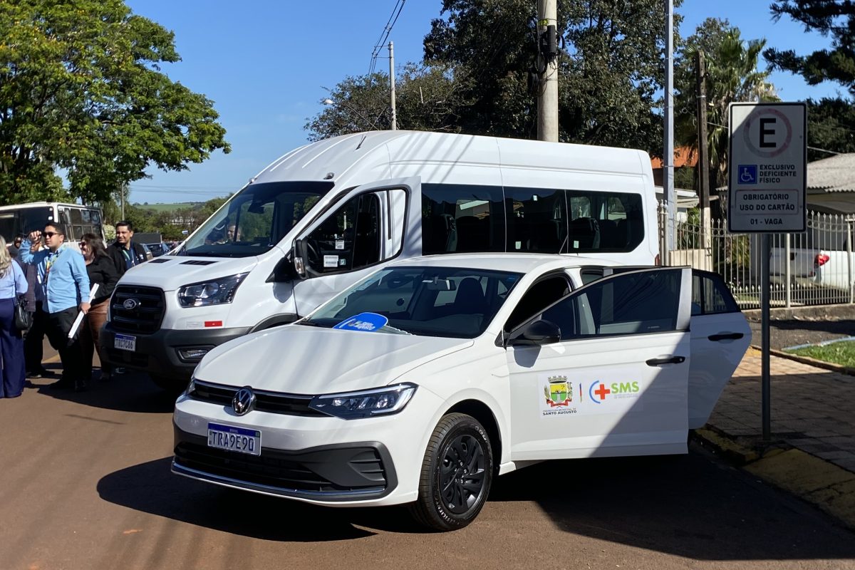 Prefeitura de Santo Augusto realiza entrega de van e carro para a Secretaria Municipal de Saúde