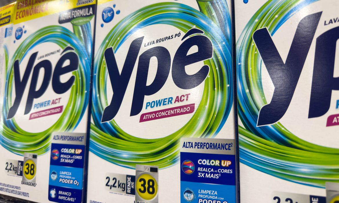 Especialistas alertam para riscos da bactéria identificada em produtos da Ypê